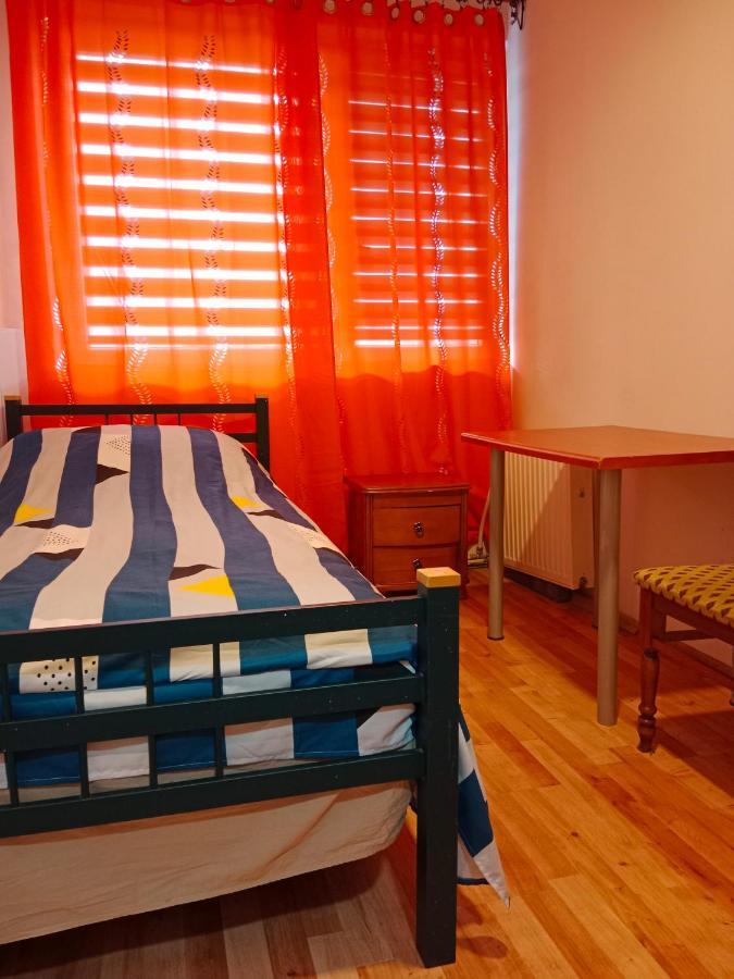 La Madriguera Bed and Breakfast Raszyn Eksteriør billede